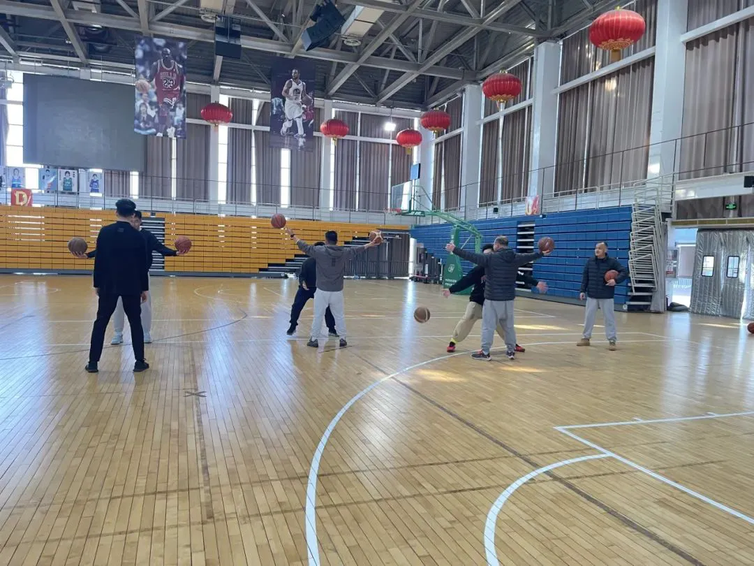 篮球小学生基本功训练教学反思怎么写_0